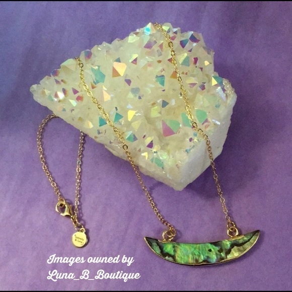 ✨🆕14k Abalone Shell Crescent Pendant Necklace✨ - Picture 8 of 8